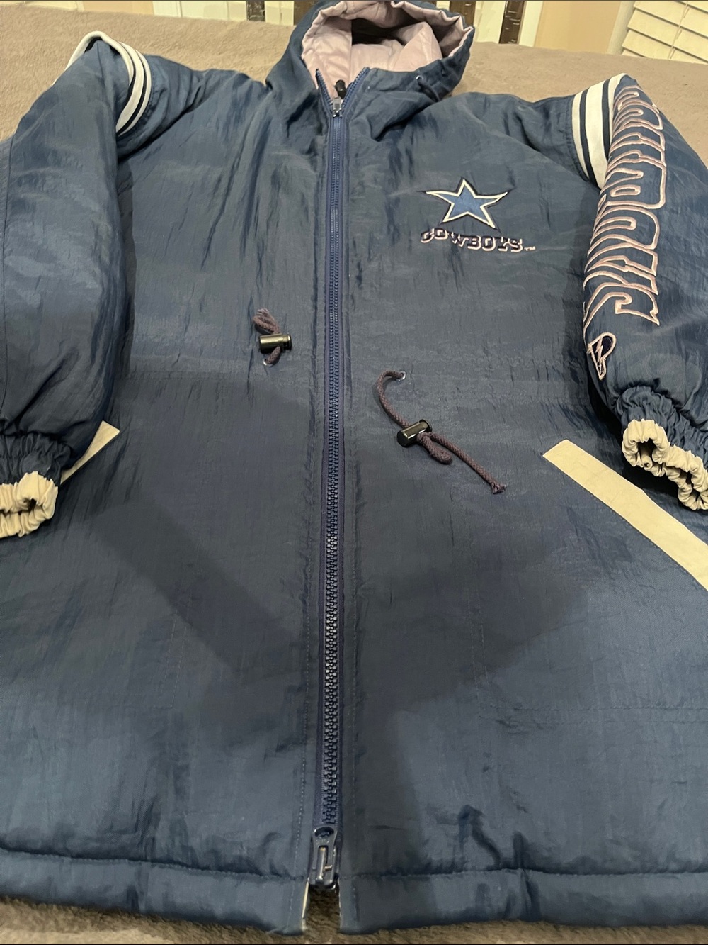 NFL Navy and White Dallas Cowboys Puffer Jacket with Hood Like New size Large